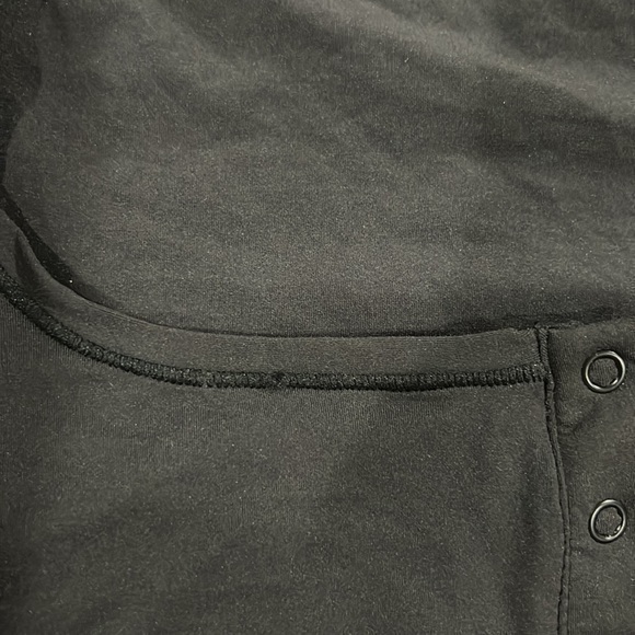 Skims Fits Everybody Henley Crop Top - Picture 4 of 7